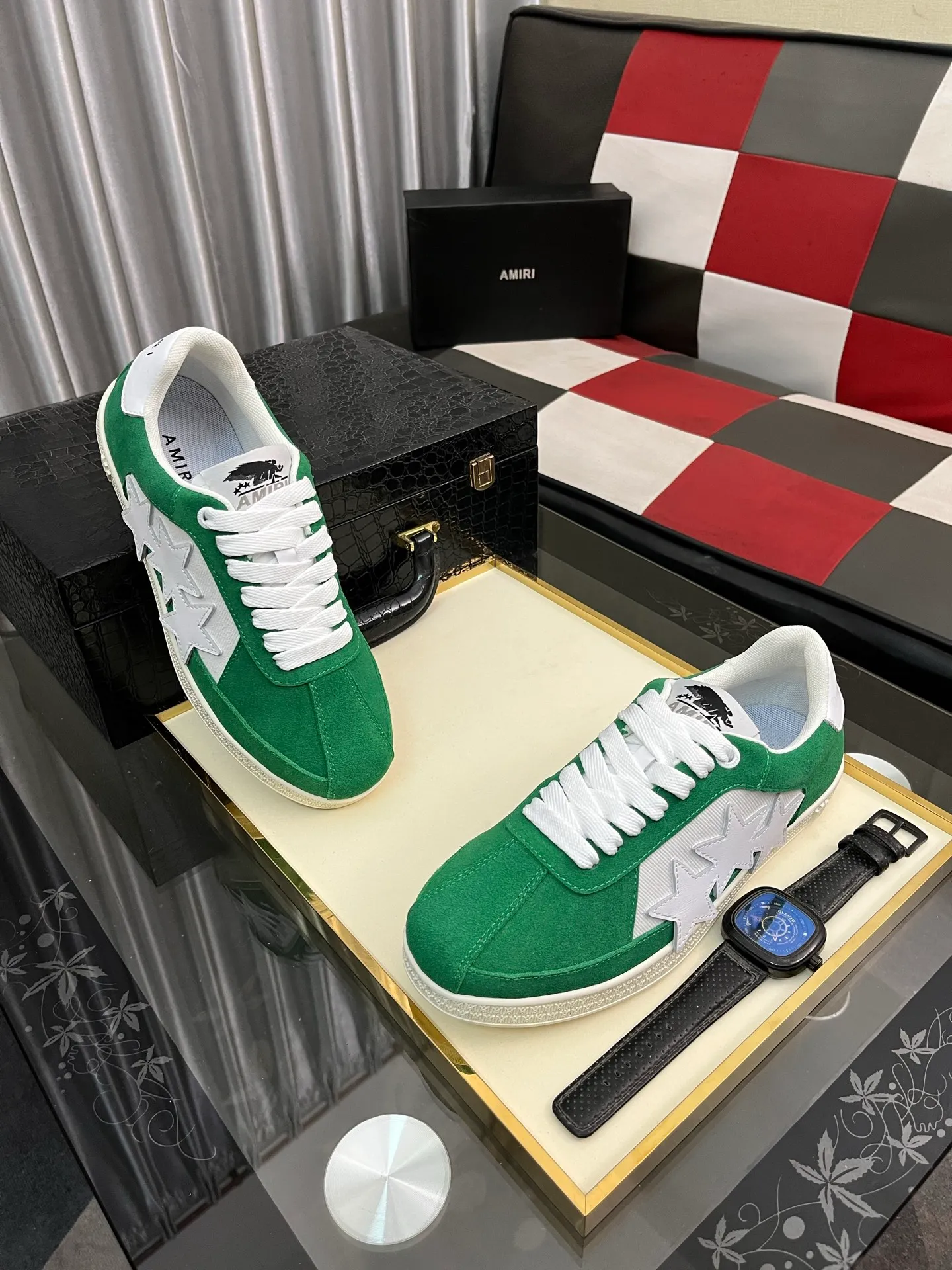 Men's shoes 💰420⌚️⌚️《AMIR*》New men's low-top casual sports sneakers bone shoes, another pair of irresistible bone shoes. Bone shoes are one of AMIRI's most popular items. They use first-layer cowhide uppers. The side bones are made of two cowhide laminations. They have a three-dimensional feel. The leather incisions are all oil-edged. Contrasting color design. Simple style. Fashionable sports. Customized metal LOGO nameplate to embellish shoelaces. Exclusive control of top version. Supports comparison. Breathable mesh lining Original rubber outsole A must-have item for daily leisure Suitable for various occasions Check it out if you are looking for high quality Super cool uppers Size: 38-445️⃣ Colors available